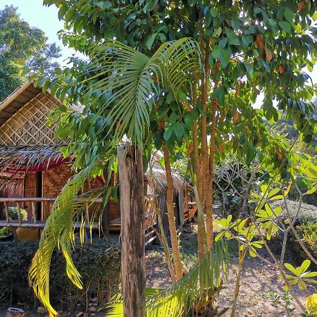 Phuhaya Bamboo Bungalows Ko Lanta المظهر الخارجي الصورة