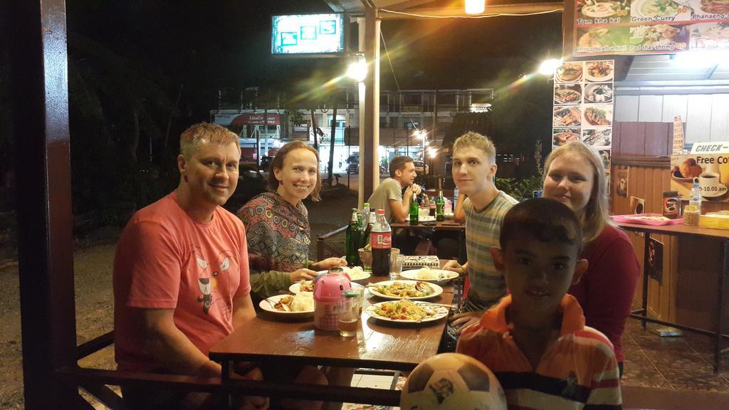 Phuhaya Bamboo Bungalows Ko Lanta المظهر الخارجي الصورة