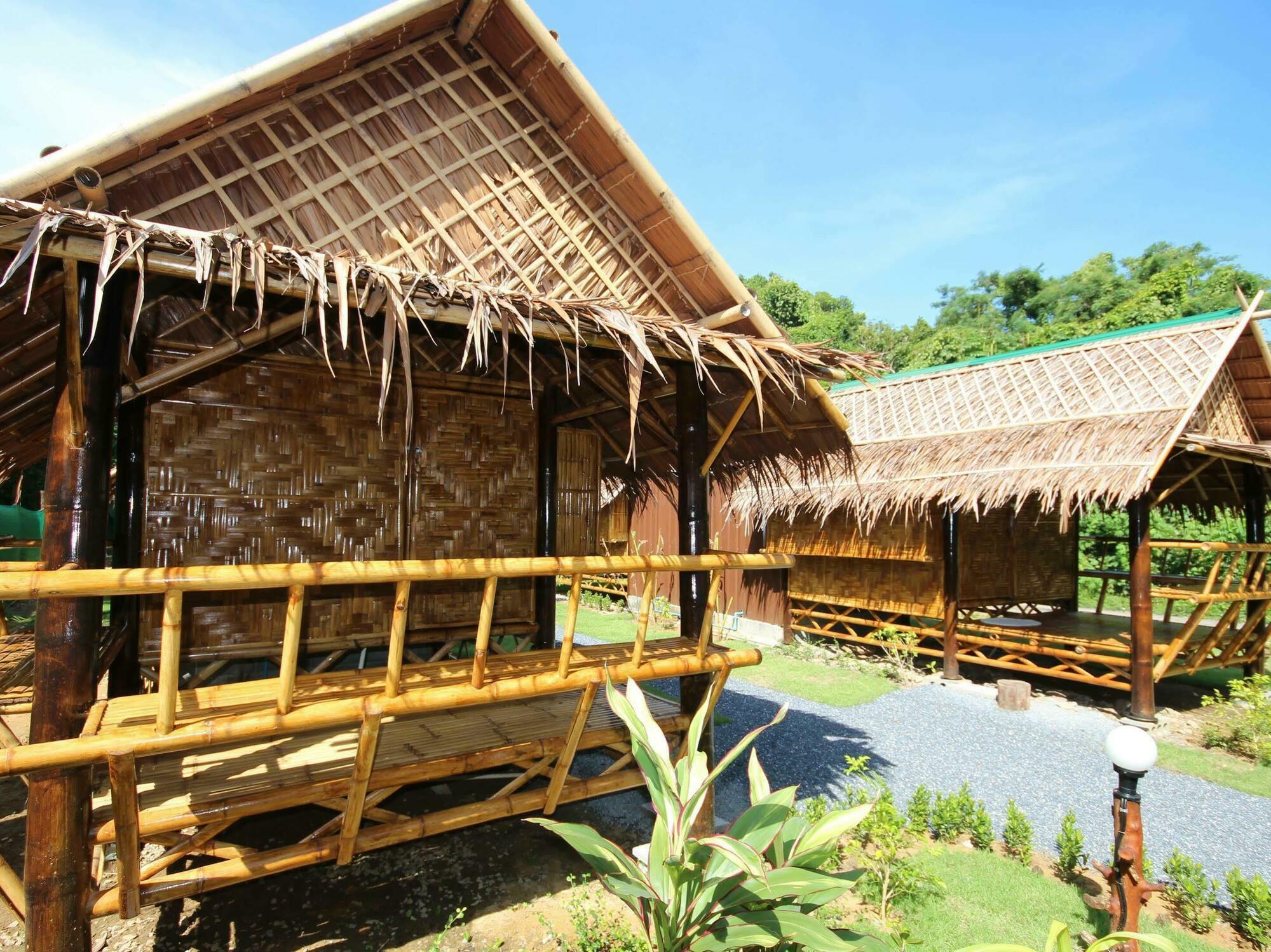 Phuhaya Bamboo Bungalows Ko Lanta المظهر الخارجي الصورة